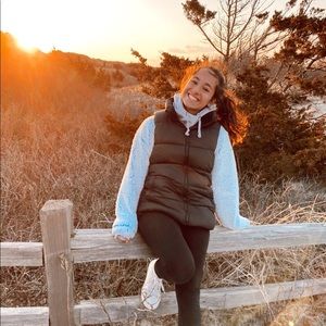 Meet your Posher, Roni